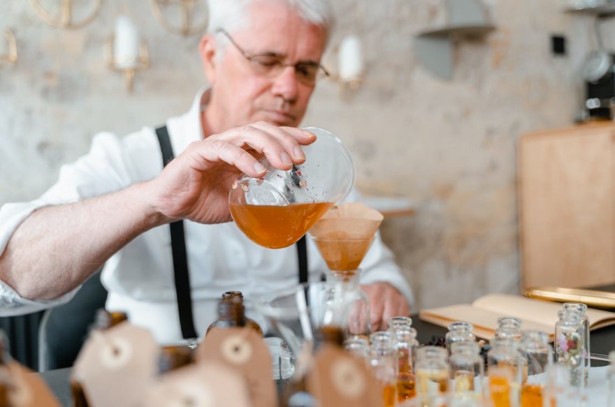 Perfumes: saiba tudo sobre a arte de expressar sua personalidade através das fragrâncias