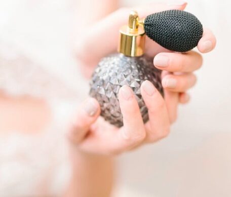 Perfumes: saiba tudo sobre a arte de expressar sua personalidade através das fragrâncias