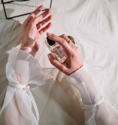 Perfumes: saiba tudo sobre a arte de expressar sua personalidade através das fragrâncias